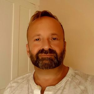 Meet your Posher, Dennis